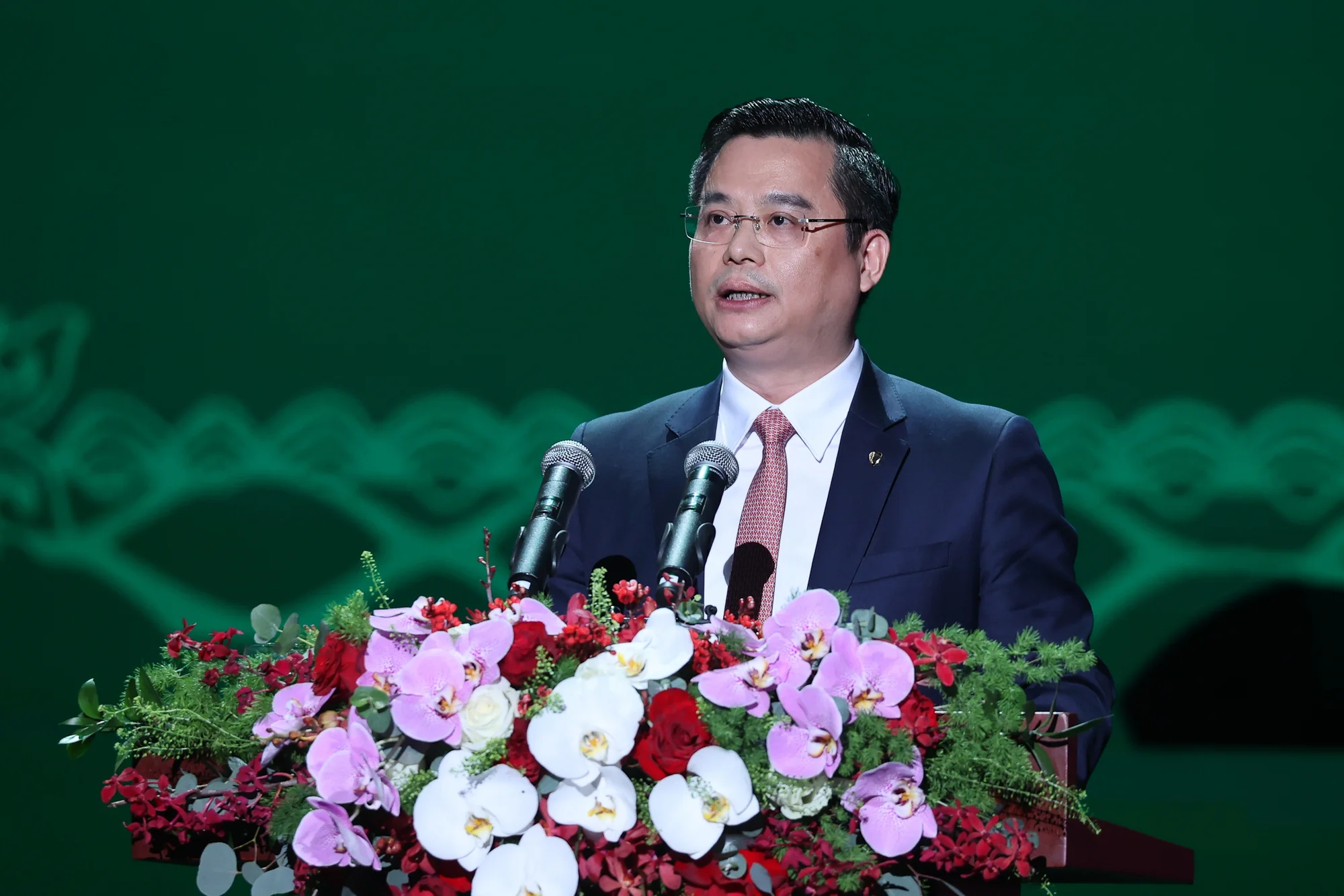 Tổng Giám đốc Vietcombank Nguyễn Thanh Tùng báo cáo về hành trình 60 năm xây dựng và phát triển của Vietcombank
