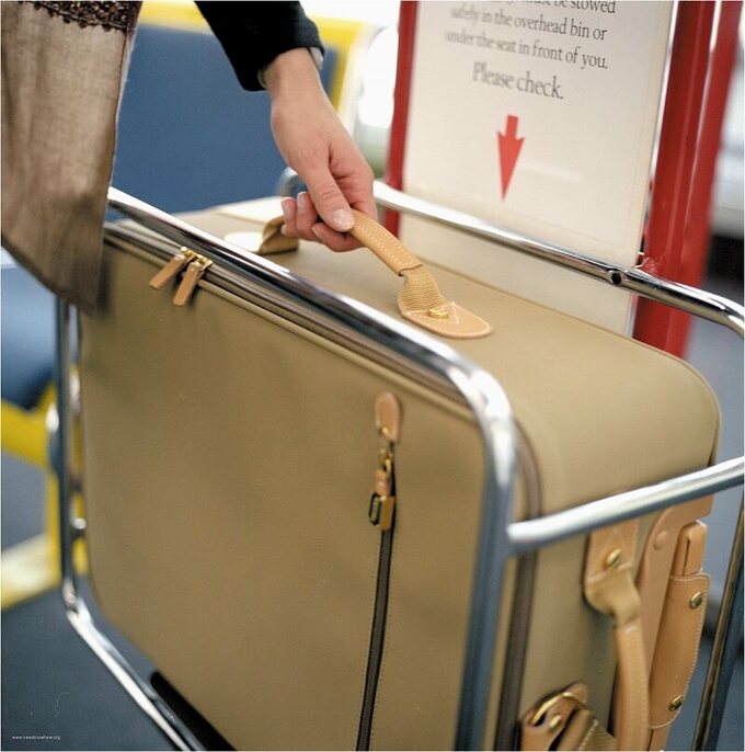Bộ Công an khuyến cáo việc xách đồ hộ khi chưa biết rõ về hành lý