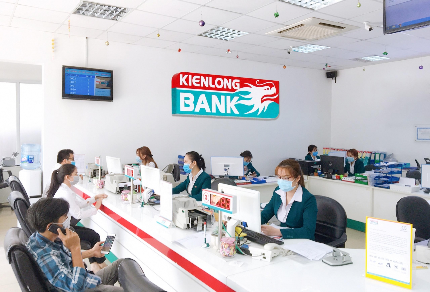 Tin ngân hàng ngày 2/5: Ngân hàng không được “ép” nhân viên bán trái phiếu doanh nghiệp