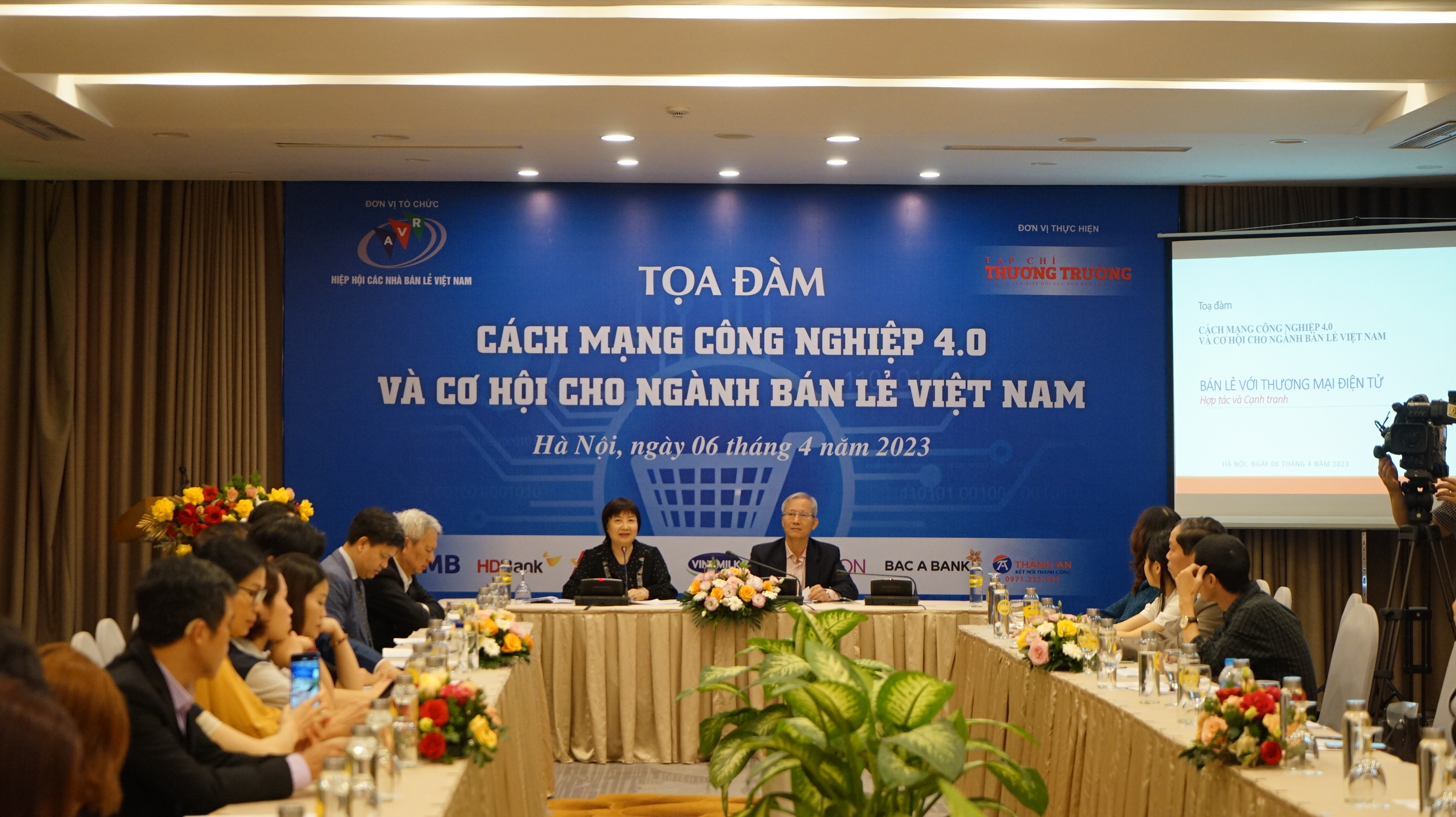 Tọa đàm 'Cách mạng công nghiệp 4.0 và cơ hội cho ngành bán lẻ Việt Nam'