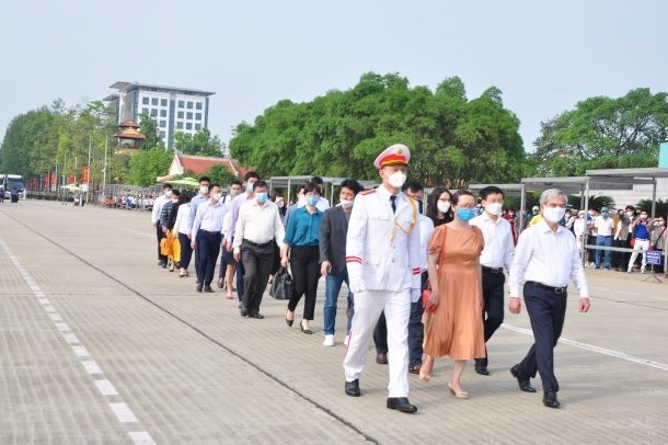 Hãng Kiểm toán AASC vào lăng viếng Chủ tịch Hồ Chí Minh