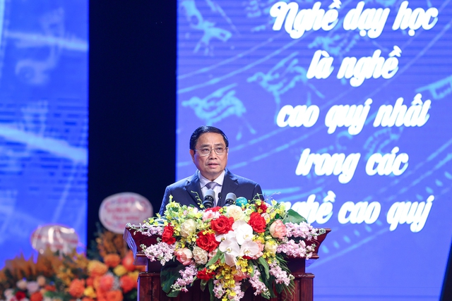 Thủ tướng phát biểu chúc mừng Ngày Nhà giáo Việt Nam tại Bộ Giáo dục và Đào tạo*